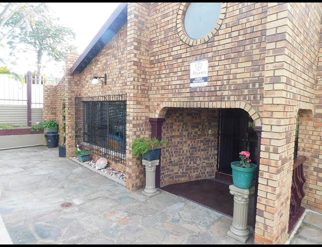 4 BEDROOM HOUSE FOR SALE IN SHALLCROSS